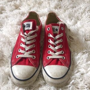 Red Women Converse size 7.5